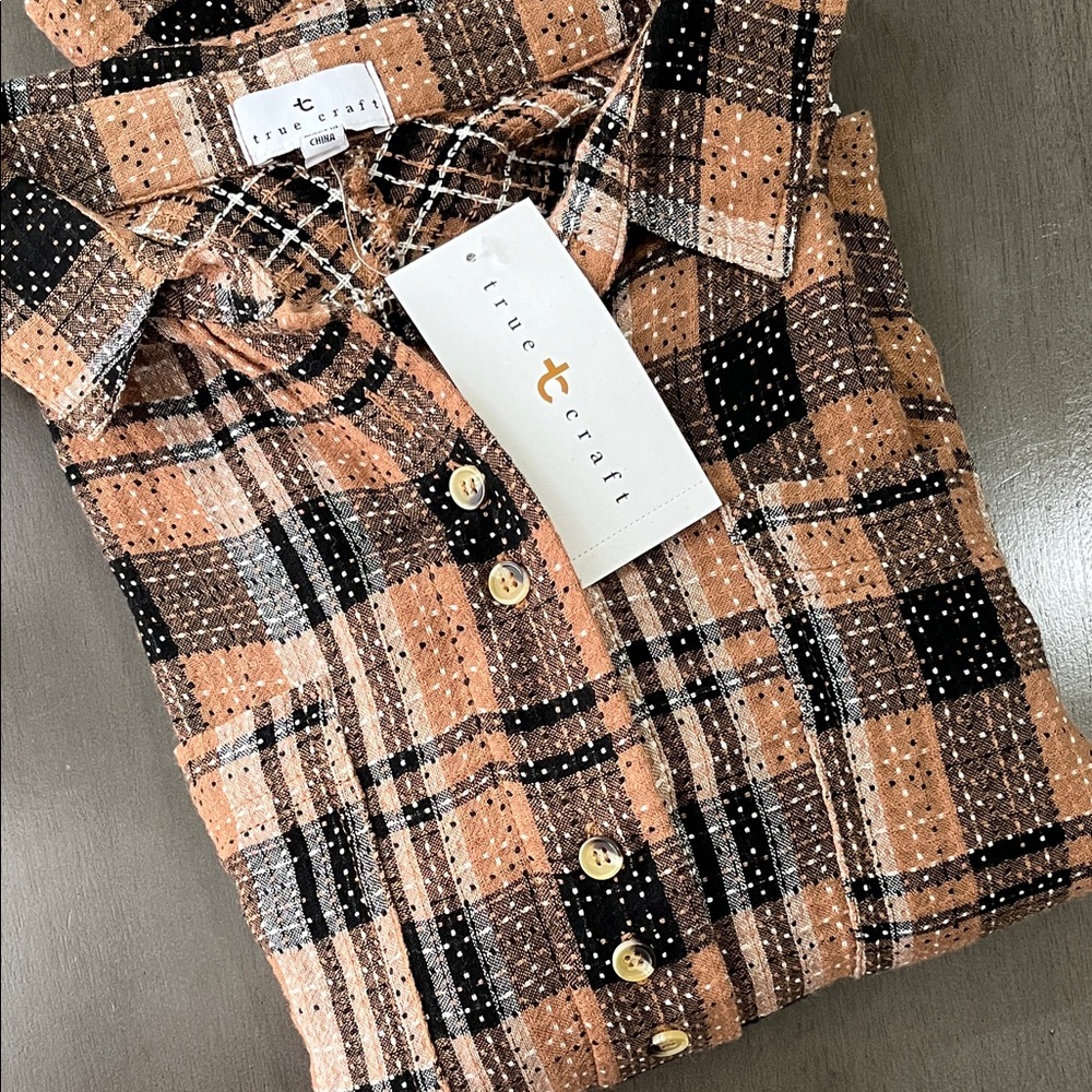 Womens XL True Craft Plaid Crop Top in Black and Orange New pockets button front